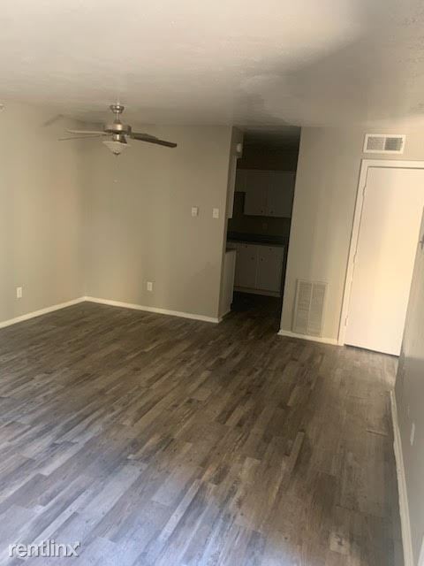 Building Photo - 1 br, 1 bath Apartment - 1900 Carl Rd