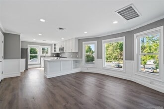 Building Photo - 7 Pulaski Rd