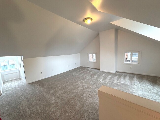 Building Photo - 607 Salem Ave