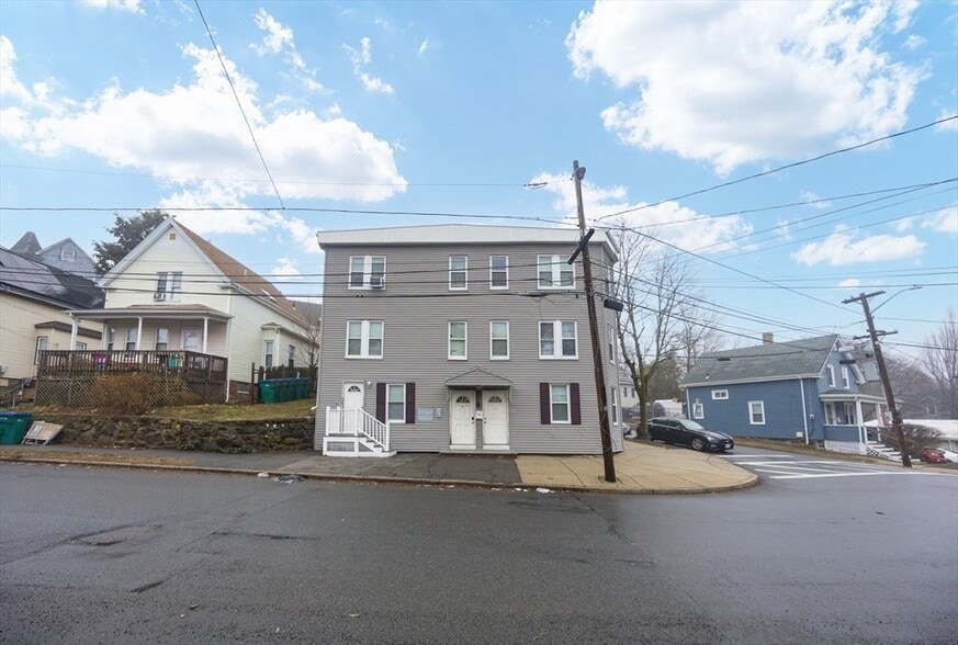 Building Photo - 122-126-126 Marianna St