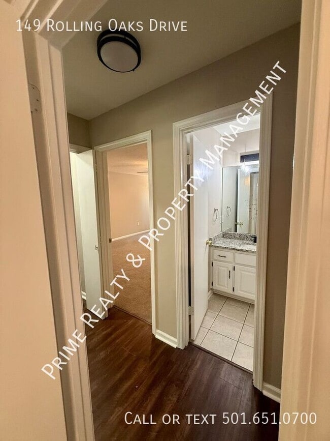 Building Photo - 149 Rolling Oaks Dr