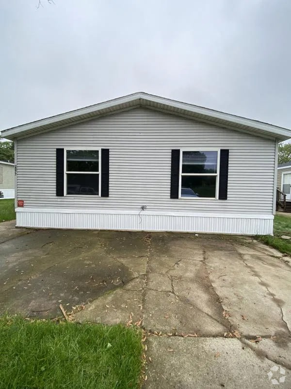 Building Photo - 1435 N Milford Rd