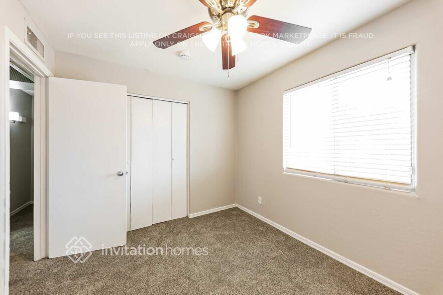 Building Photo - 12621 N 37th Dr