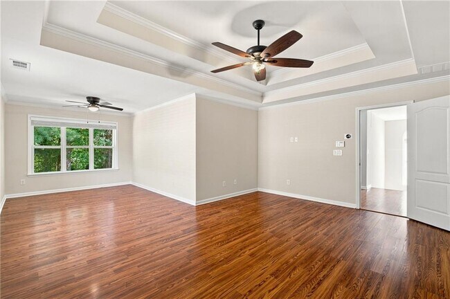 Building Photo - 3135 Carrick Rd