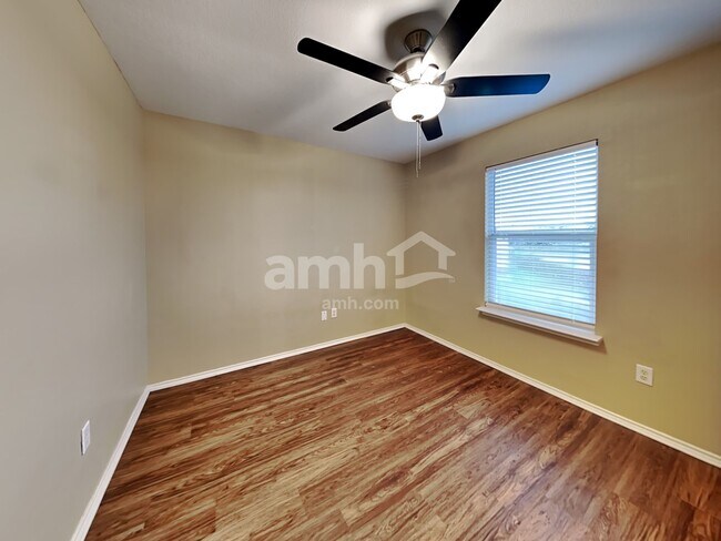 Building Photo - 9211 Mission Run