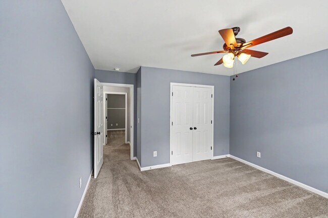 Building Photo - Exceptional 5-Bedroom Home with Finished Basement in Prime Location!