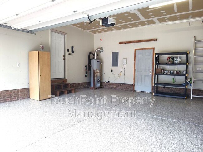 Building Photo - 9405 Mitchell Glen Dr