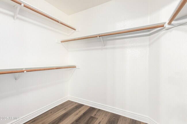 Building Photo - 1517 W Islandia Dr