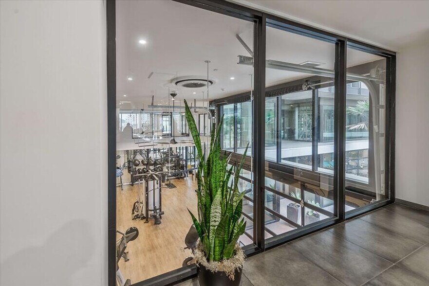 Building Photo - 375 Camino De La Reina