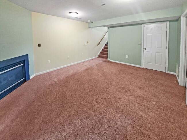 Building Photo - Charming 3-Level Brick Townhome in Waldorf...