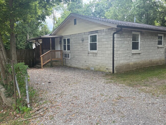 Primary Photo - 310 Braden St