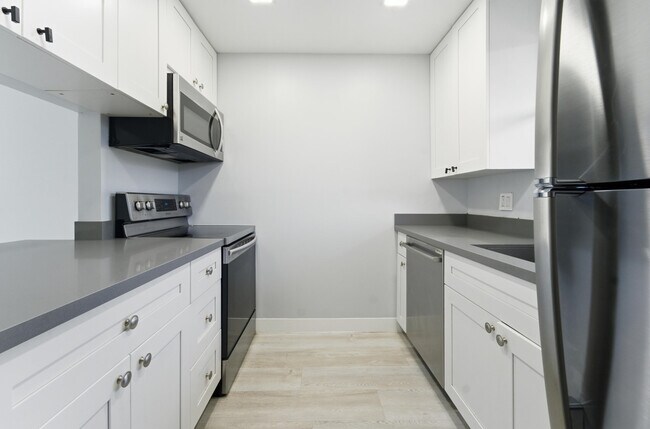 Building Photo - 11477 NW 39th Ct