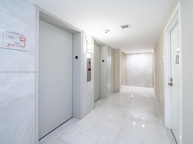 Building Photo - 2401 S Ocean Dr