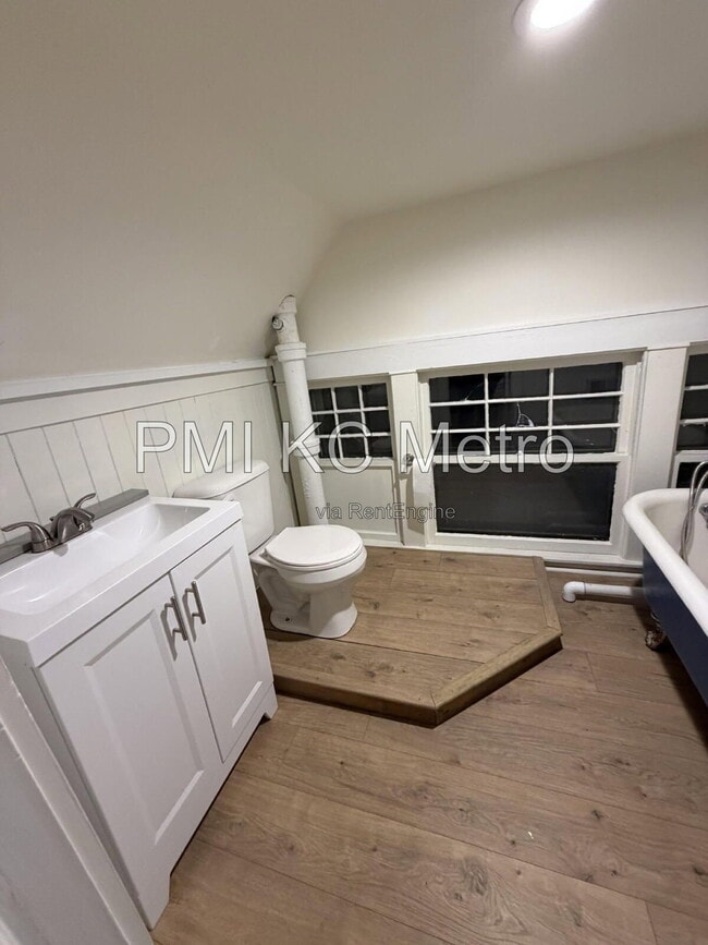 Building Photo - 3833 Campbell St