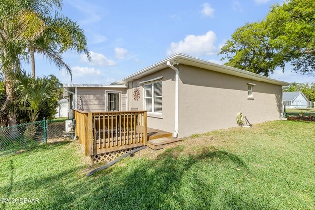 Building Photo - 646 S Pine St