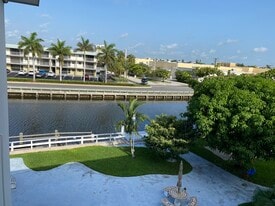 Building Photo - 467 Golden Isles Dr