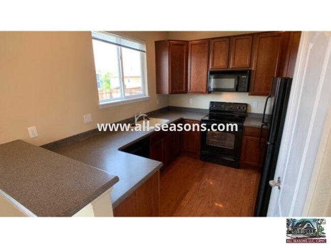 Building Photo - 2 Story Home in Stetson Hills