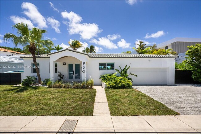 Building Photo - 930 Stillwater Dr