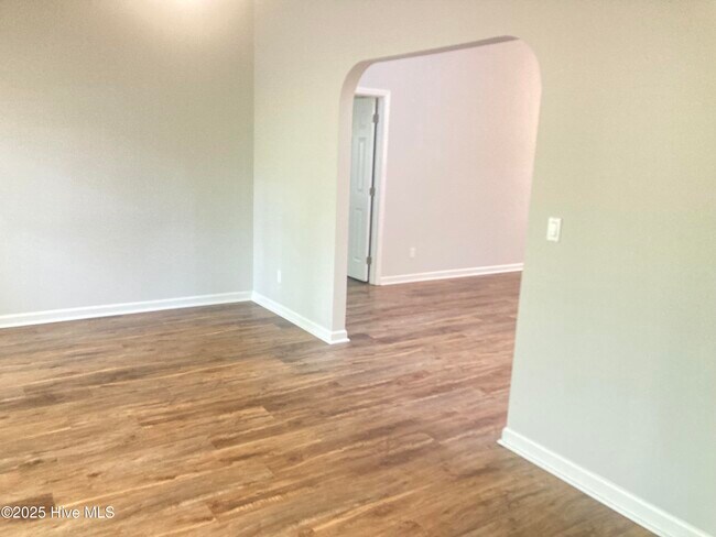 Building Photo - 8 Sand Dollar Dr