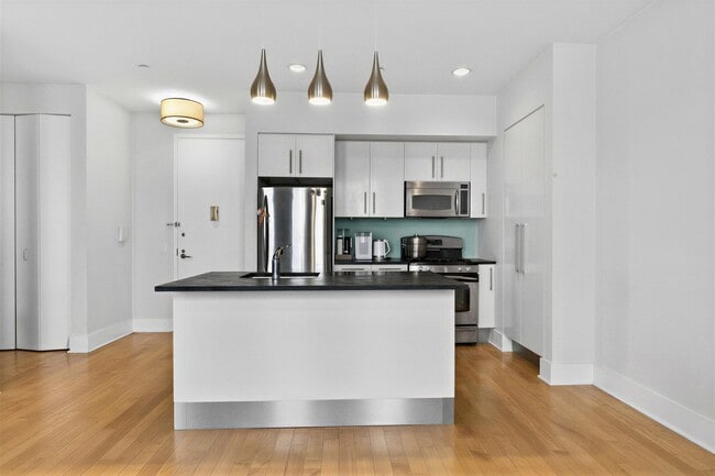 Building Photo - 4 Beacon Way