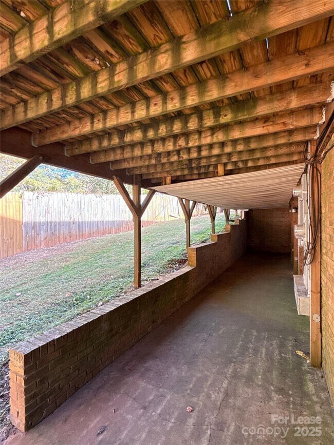 Building Photo - 409 Hawley Ave