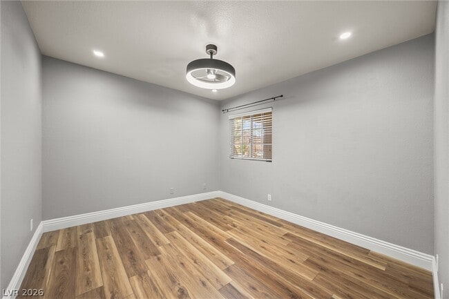 Building Photo - 328 Waterwheel Falls Dr