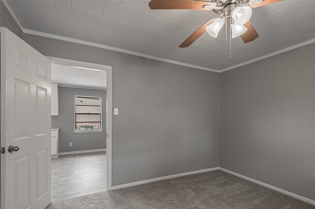 Building Photo - 2809 Sam Houston Ave