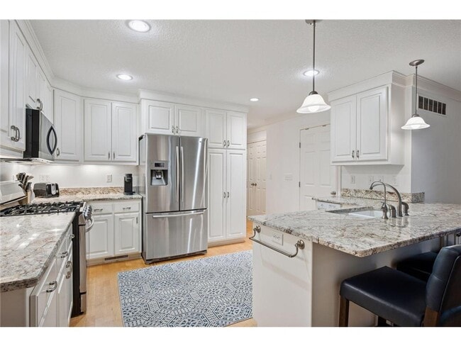 Building Photo - 145 Holly Ln N