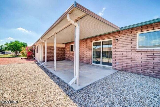 Building Photo - 9639 W Cinnabar Ave