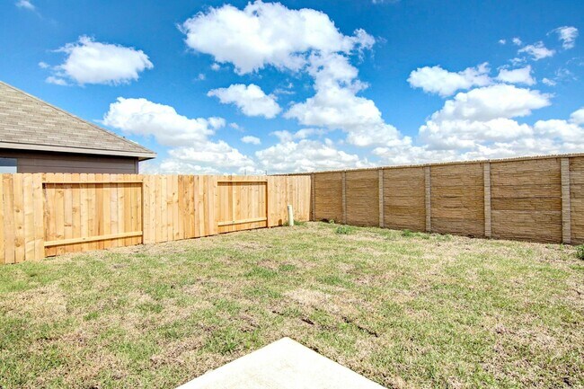 Building Photo - 5638 Plantation Forest Dr