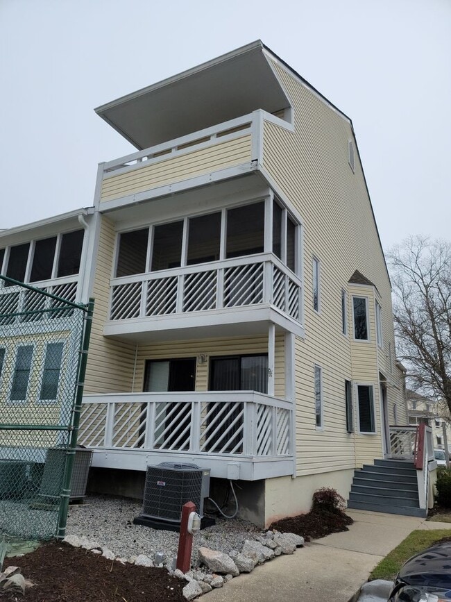 Building Photo - North Myrtle Beach Golf and Tennis – A Hid...