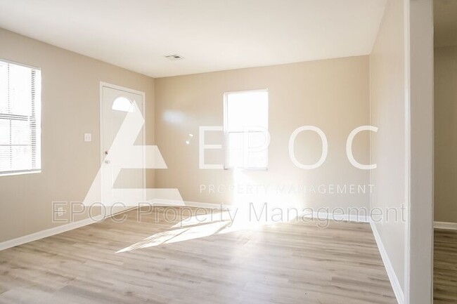 Building Photo - 2309 N Xanthus Ave