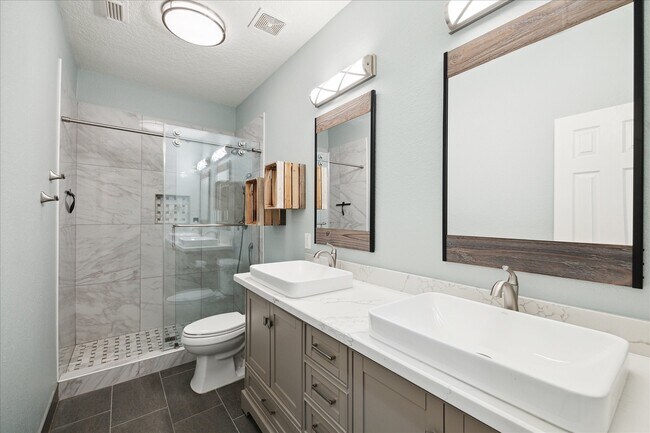 Building Photo - 20334 Hampshire Rocks Dr