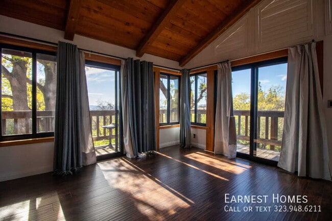 Building Photo - 11619 Lerdo Ave