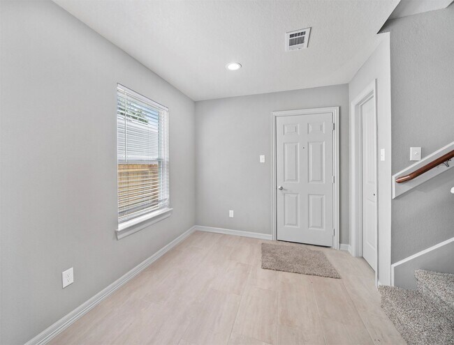 Building Photo - 3219 Angelfish Cove