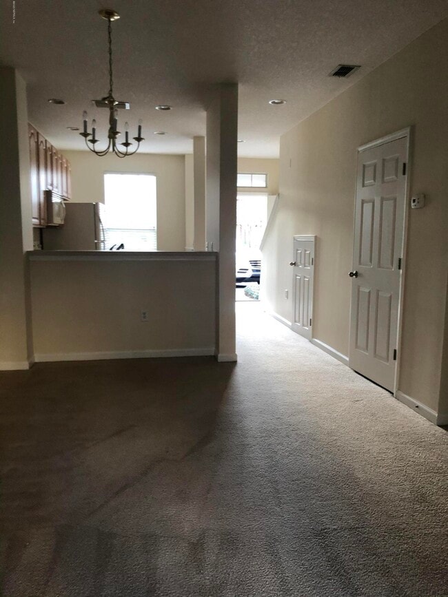 Building Photo - 1521 Fieldview Dr