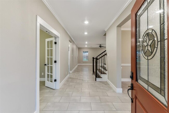 Building Photo - 15407 Cypress Gdns Dr