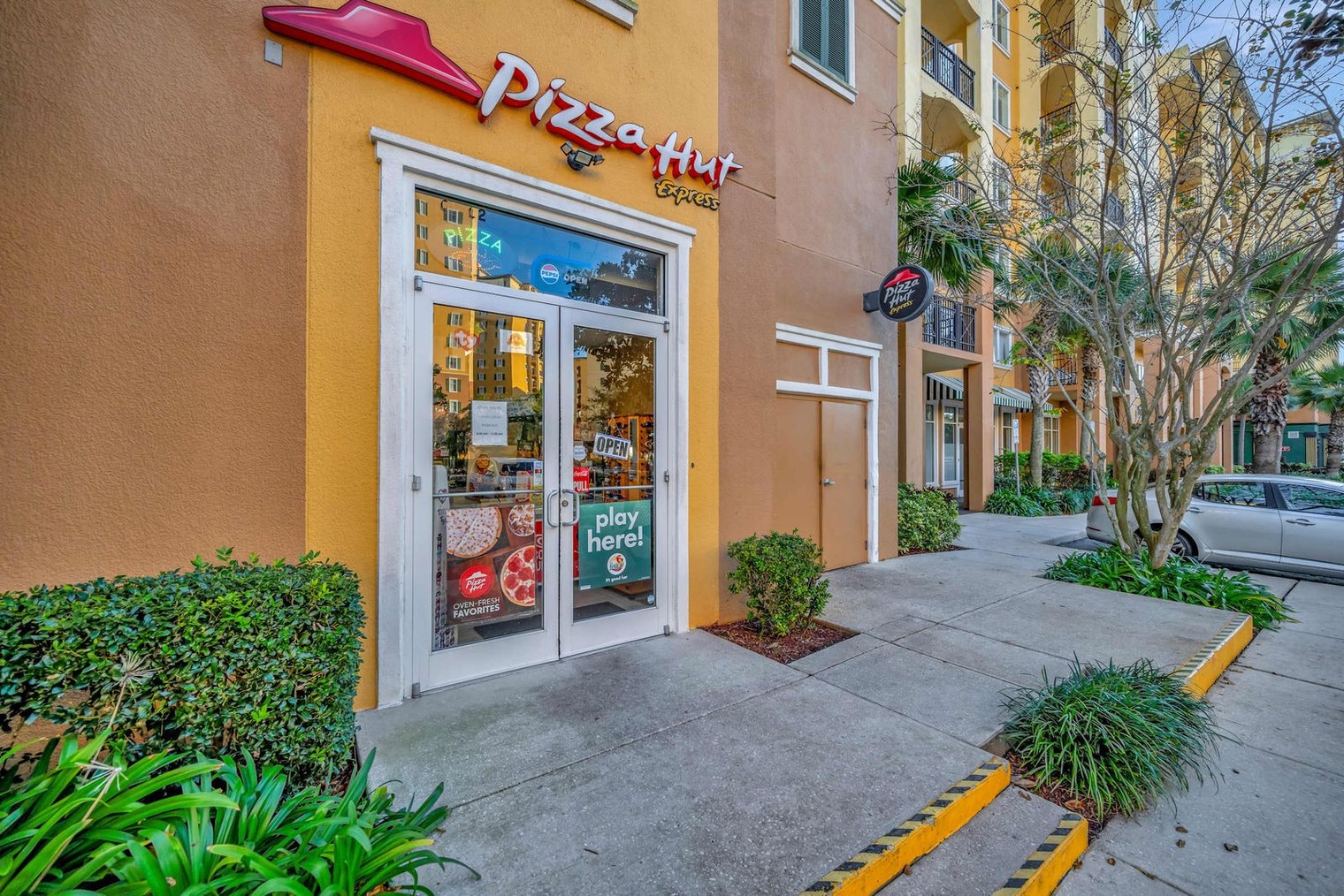 Building Photo - 8101 Resort Village Dr