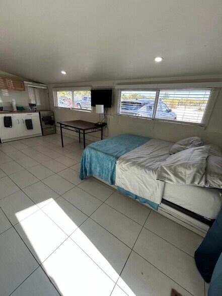 Studio - 13540 NW 17th Ave