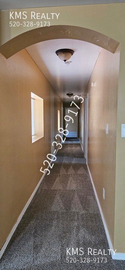 Building Photo - 3536 E Blacklidge Dr
