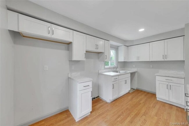 Building Photo - 32 Highland Dr