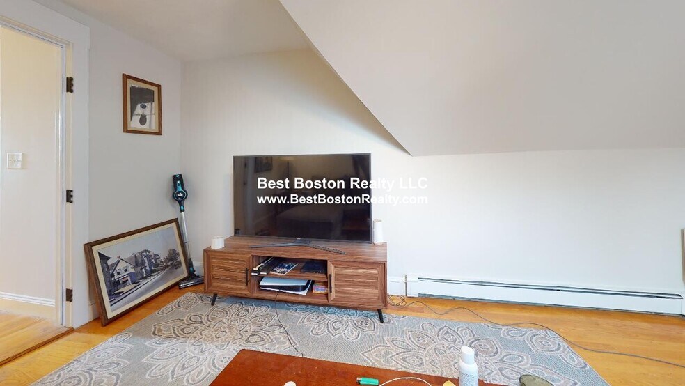 Building Photo - 389 Highland Ave