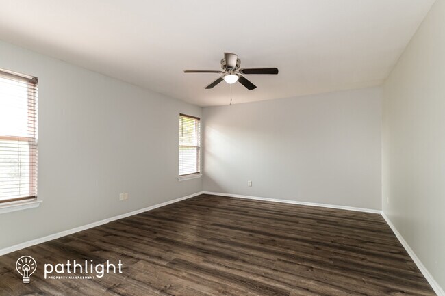 Building Photo - 472 Summer Top Ln