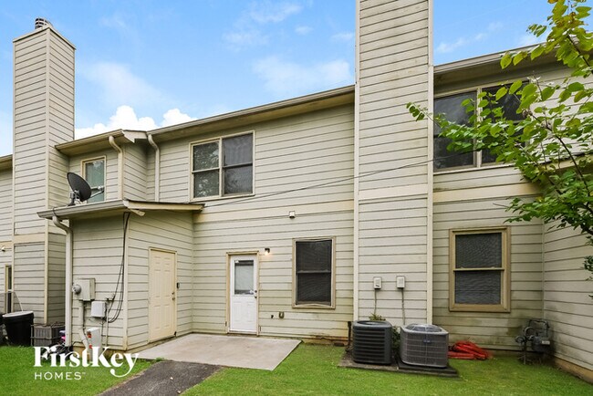 Building Photo - 1715 W Taylor Ave