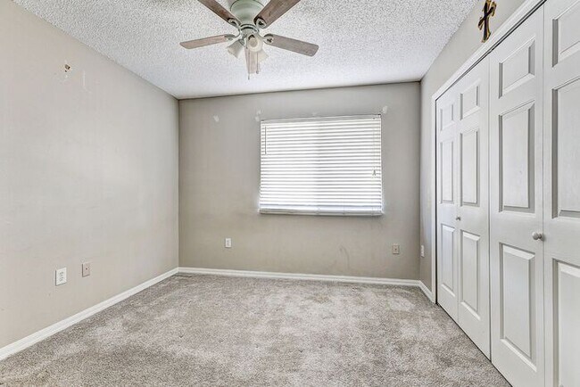 Building Photo - Prime Northwood Home on a Conservation Lot...