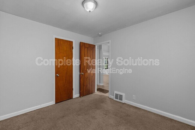 Building Photo - 10366 Ashbrook Dr