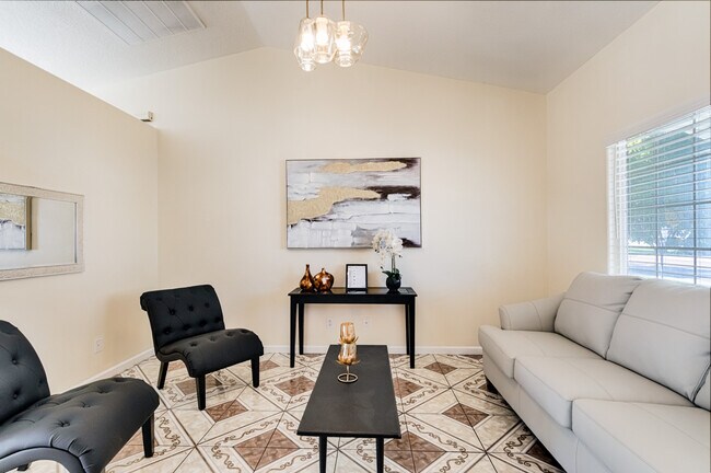 Building Photo - 14229 Shenandoah St