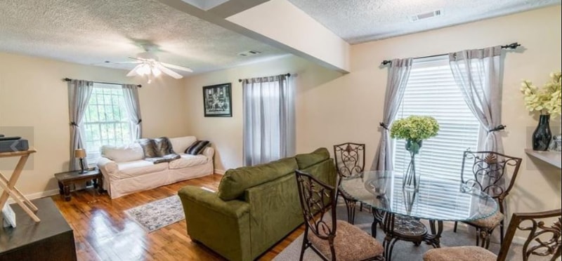 Building Photo - 1313 18th Ave