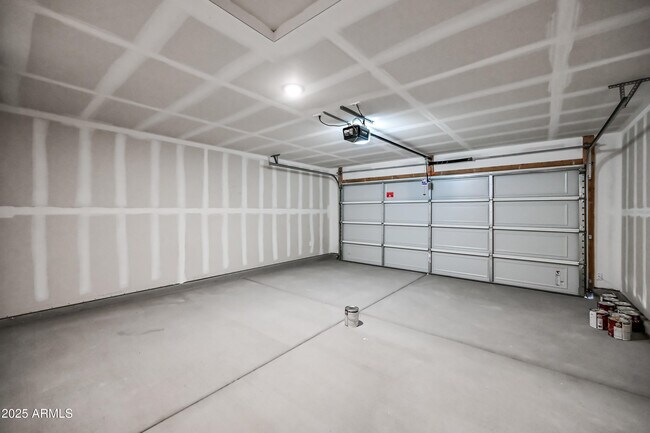 Building Photo - 1855 Yance Dr