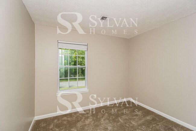 Building Photo - Where Charm Meets Comfort